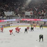 Dans une patinoire presque pleine, le HC Viège a fait un pas de plus vers le titre.